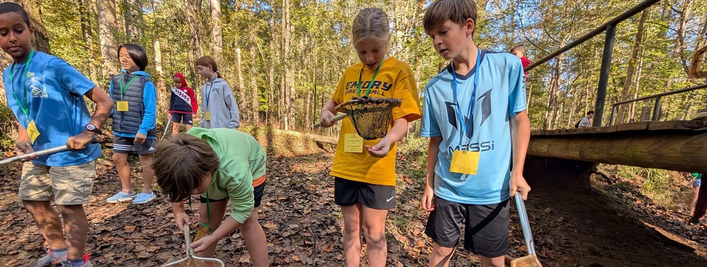 6th grade students on field trip